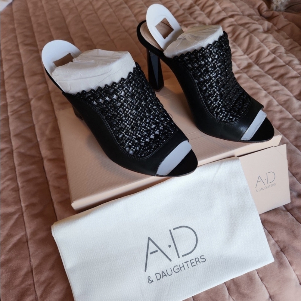 AD & Daughters sandal